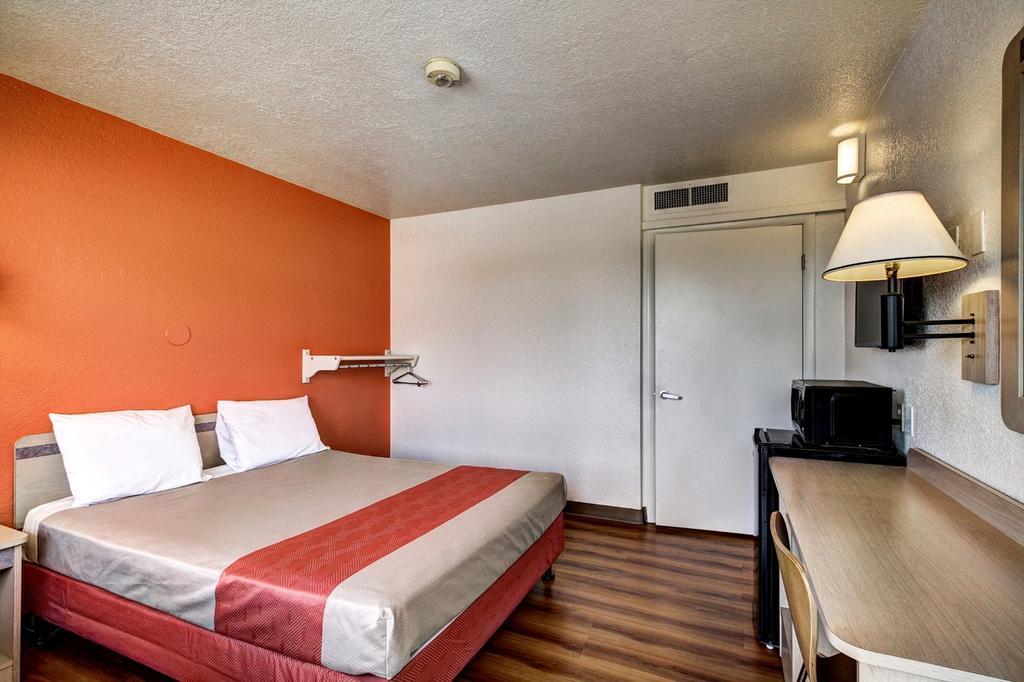 Motel 6 Wells Kültér fotó