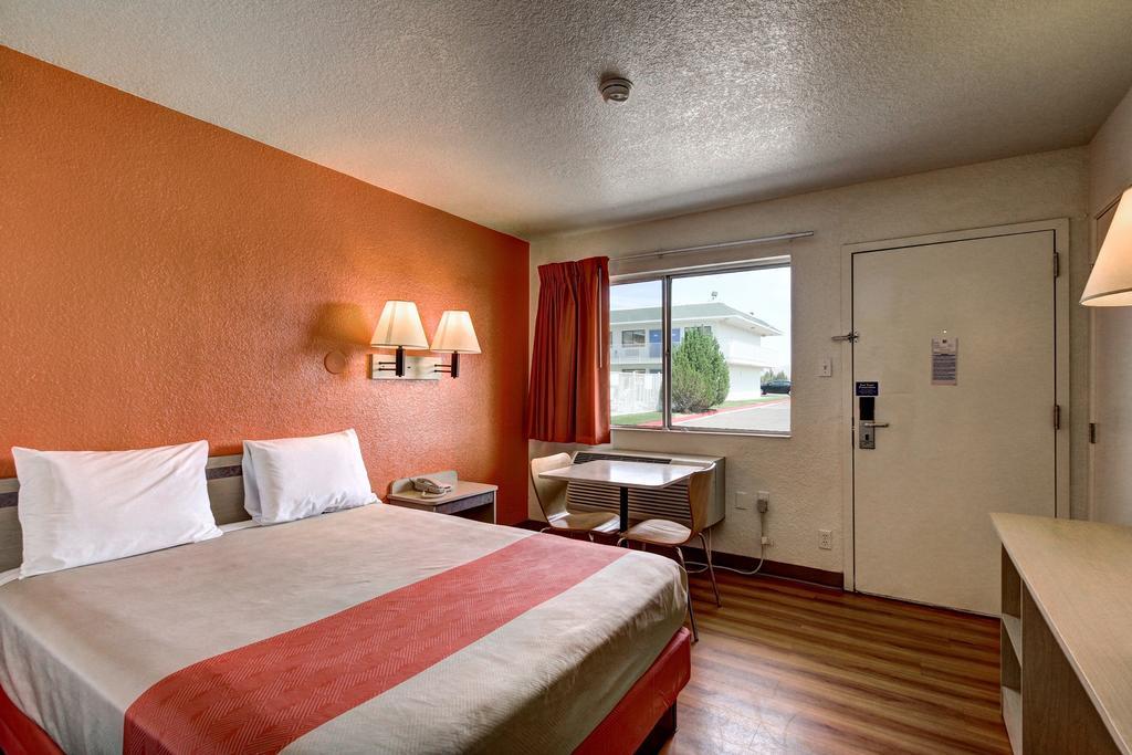 Motel 6 Wells Kültér fotó